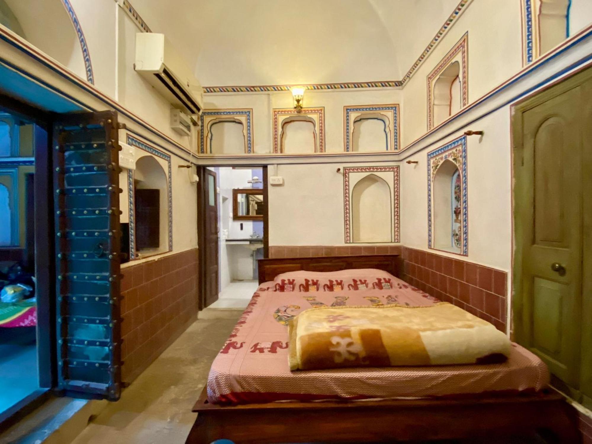 Hotel Mandawa Haveli Exterior photo